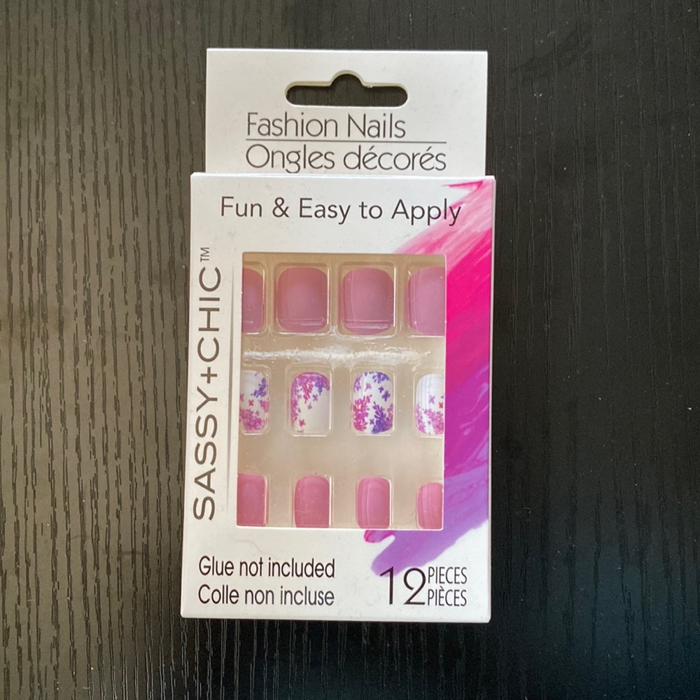 SASSY+CHIC. FASHION NAILS